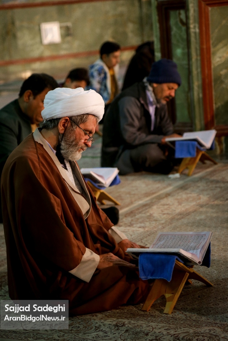 گزارش تصویری ازپانزدهمین روزمراسم جزءخوانی ماه مبارک رمضان درشبستان امامزاده محمدهلال بن علی (ع)
